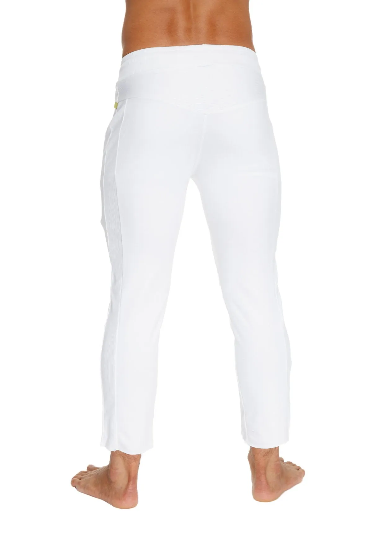 4/5 Zipper Pocket Capri Yoga Pants (White)